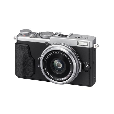 Fujifilm - X70